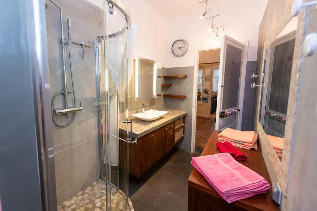 Anna-Maria : Grand Appartement 10 Personnes+Parking Prive -Actif+ Location- Marseille Exteriör bild