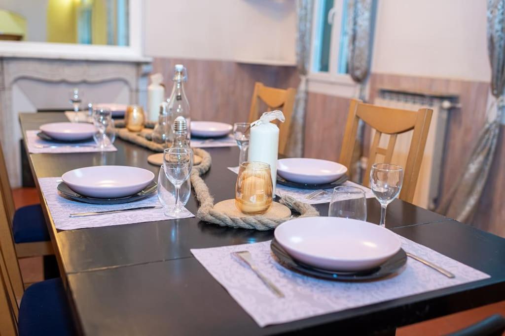 Anna-Maria : Grand Appartement 10 Personnes+Parking Prive -Actif+ Location- Marseille Exteriör bild