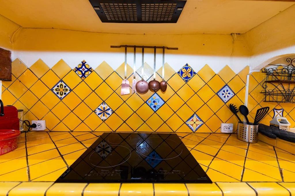 Anna-Maria : Grand Appartement 10 Personnes+Parking Prive -Actif+ Location- Marseille Exteriör bild