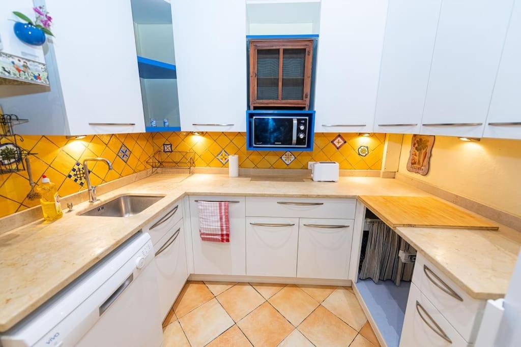 Anna-Maria : Grand Appartement 10 Personnes+Parking Prive -Actif+ Location- Marseille Exteriör bild